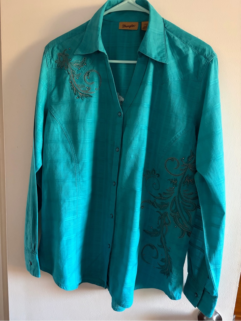 Wrangler Women's Turquoise Embellished Button-Front Shirt